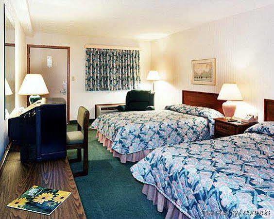 Continent Inn Columbus Buitenkant foto