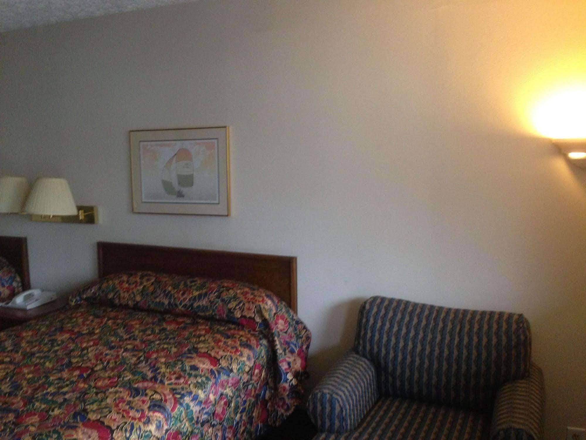 Continent Inn Columbus Buitenkant foto